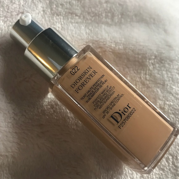 dior forever foundation 22